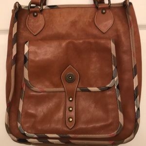💖Beautiful BURBERRY Tote💖